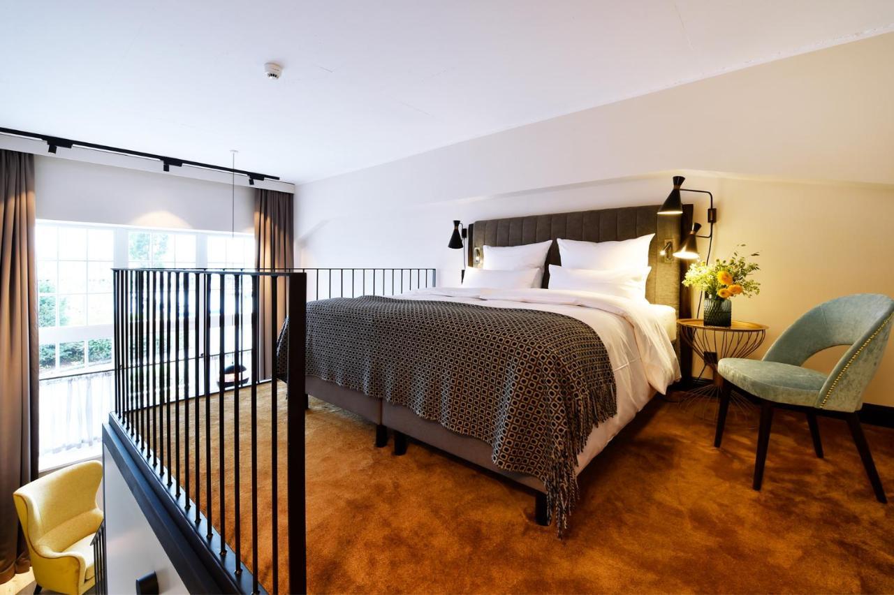 Das James Flensburg Ngoại thất bức ảnh A bedroom at the hotel