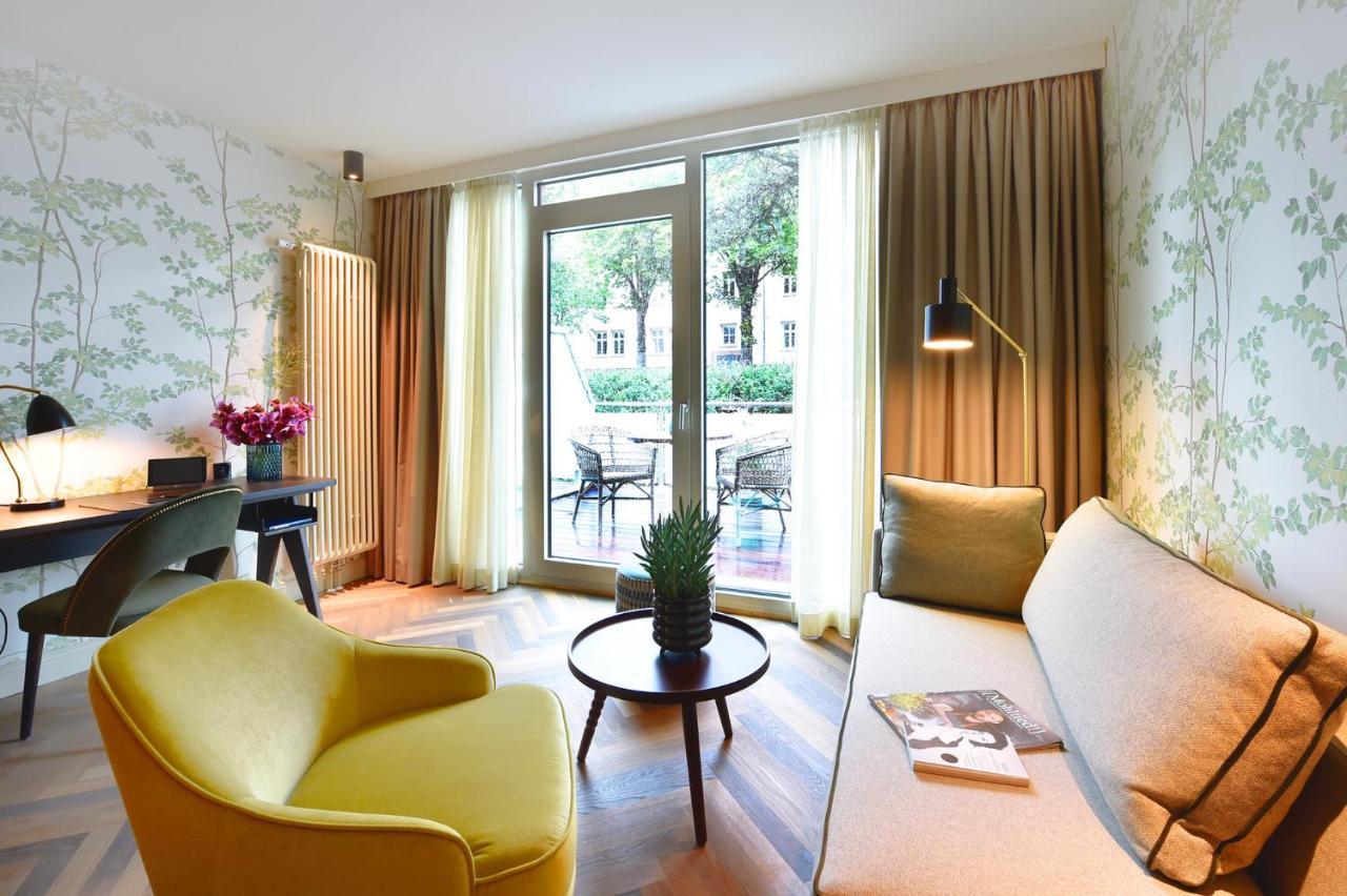 Das James Flensburg Ngoại thất bức ảnh A suite at the Hotel Axelmannstein