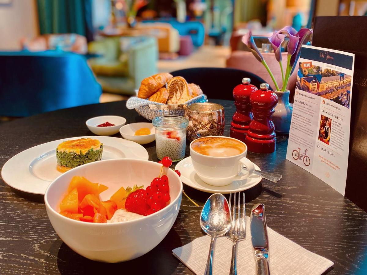 Das James Flensburg Ngoại thất bức ảnh Breakfast at the hotel