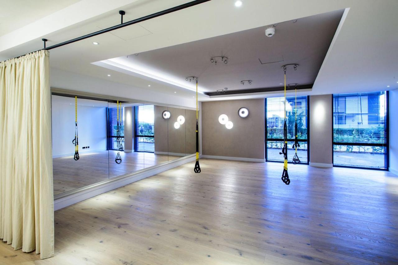 Das James Flensburg Ngoại thất bức ảnh The gym at The Ivy Collection